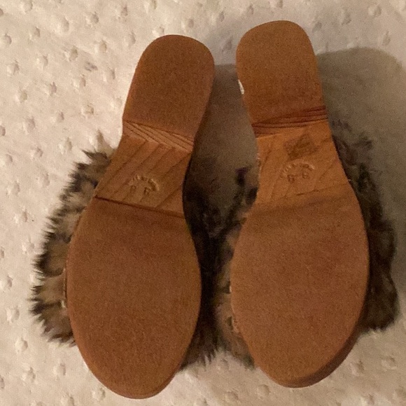 COPY - N N B FREE people, brown blond faux fur platforms block heel wooden sand… - Picture 9 of 9